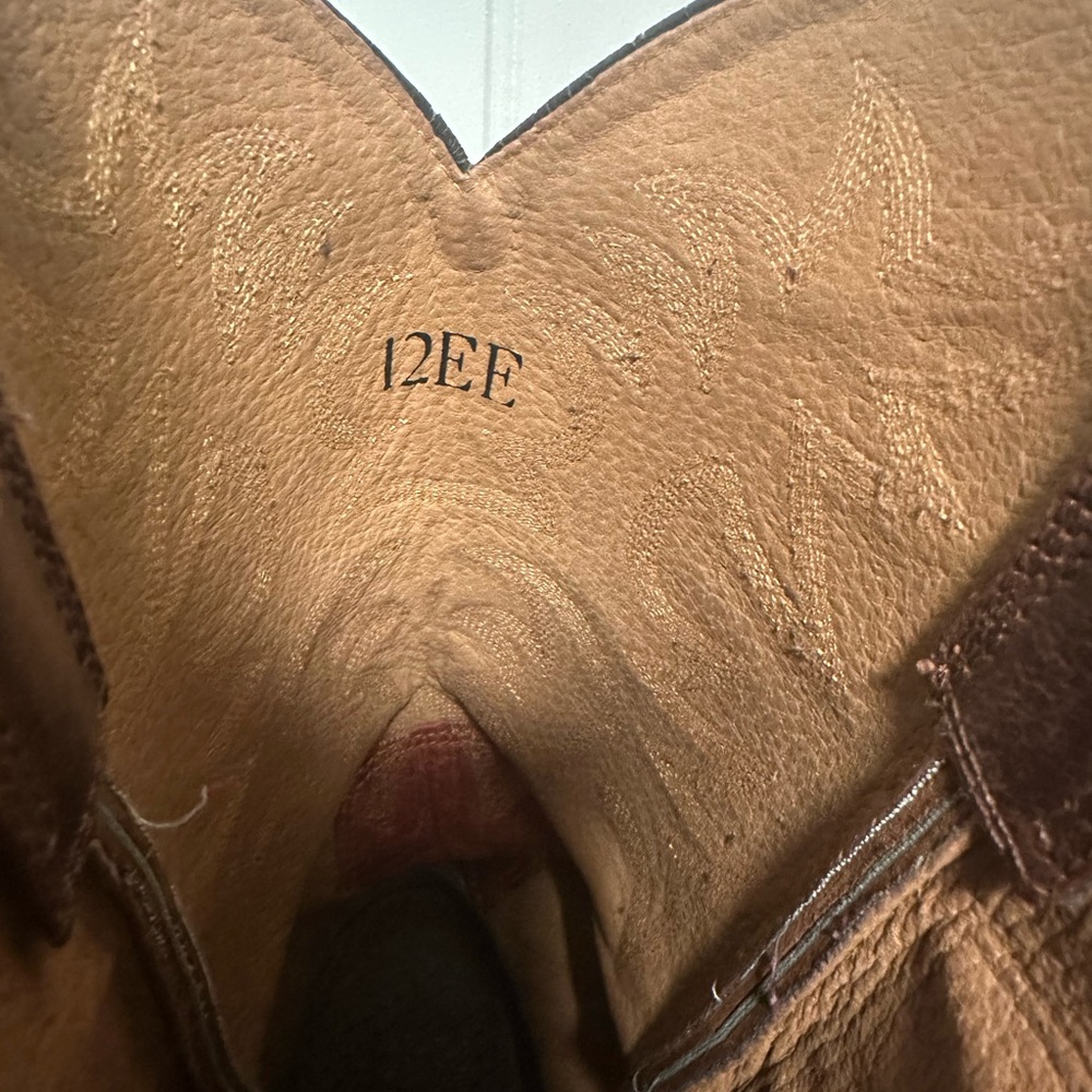 Ariat boots. Men’s leather western boots. Cowboy. Size 12EE. Ariat leather - Picture 3 of 7